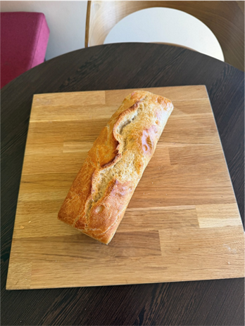 DOMAĆI KRUH U KALUPU